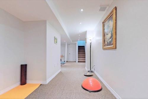 The Red Brick House - Newly Upgraded 3 Bedroom Detached Home