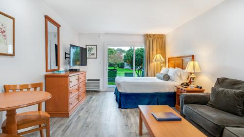 East Hampton House Resort