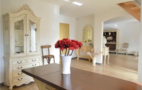 Stunning Home In Saint-denoeux With Wifi