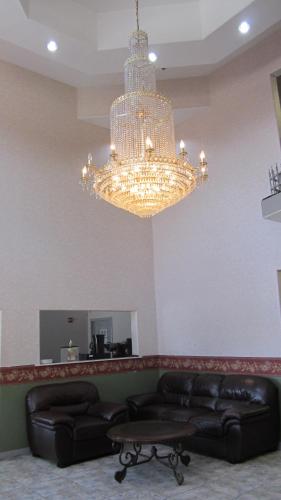 Americas Best Value Inn and Suites Houston FM 1960 - image 2