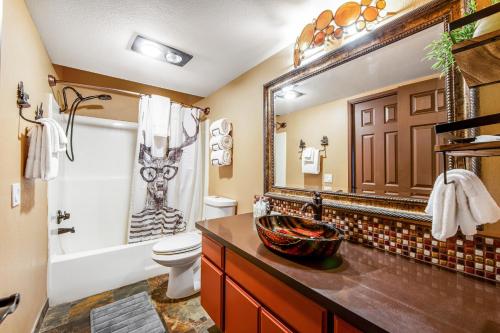 Boulder Bay Getaway & Lazy Pines Retreat