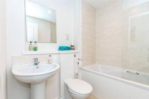 Stunning Executive relocation 2 bed apartment