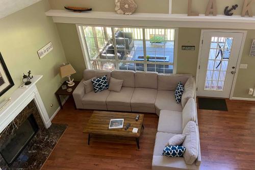 Lakefront House with Private Dock and Fire Pit! in Eatonton , USA