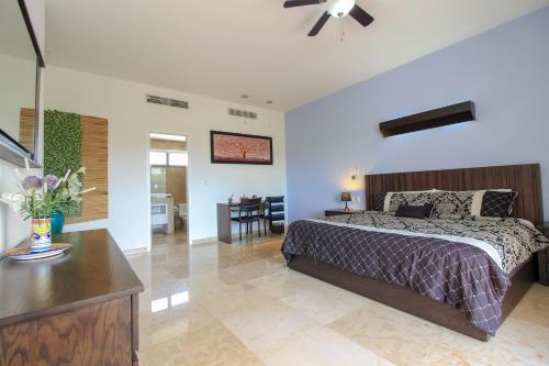 Exceptional 2Story Penthouse with Hot Tub and Rooftop Terrace in Bahia Principe