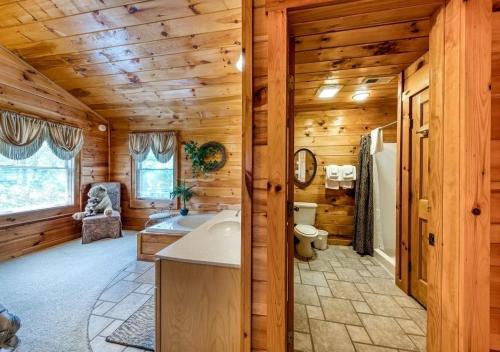 Arrowhead Log Cabin Resort Papaws Bear Den Cabin - by TS in Pigeon Forge, USA