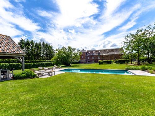 Luxury holiday home with a pool and sauna