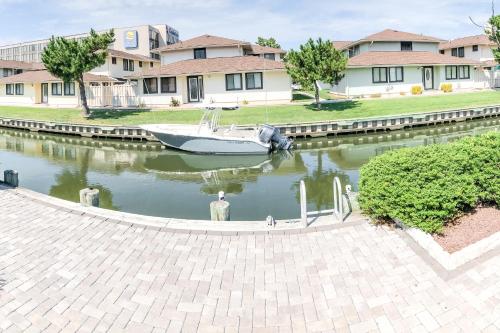 Channel Buoy Road 118