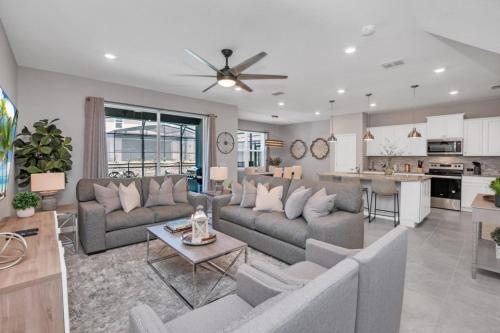 5 Bed With Fantastic Game Room In Fun Resort! townhouse