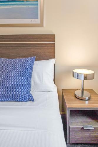 Hume Serviced Apartments - image 4