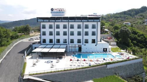 . Yason Blue Hotel