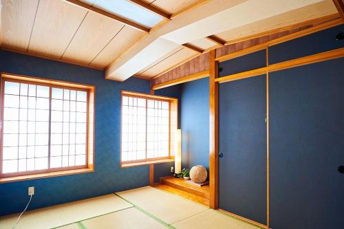 Five-Bedroom House image 6