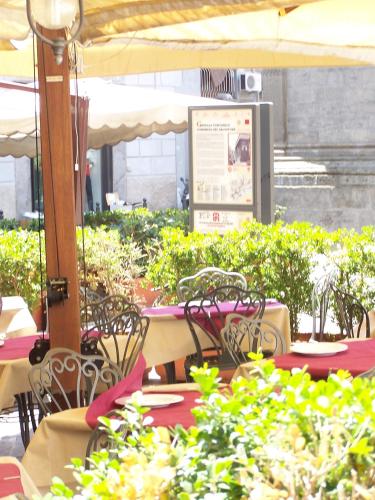 Hotel Neapolis - image 4