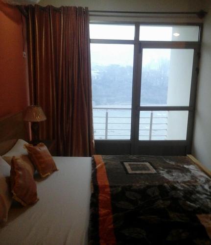 Grandeur Hotel