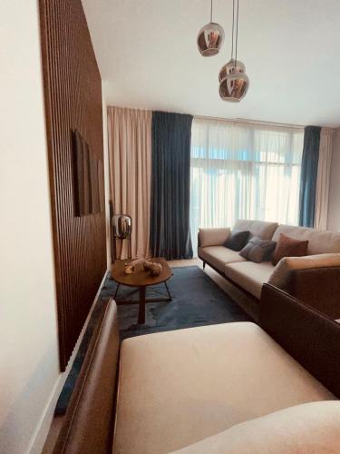 Luxury apartment on the metro facing Dubai Marina, Dubai (photo 3)