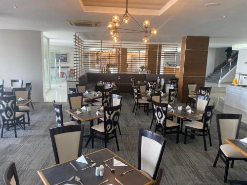 Kennaway Hotel – East London, IA