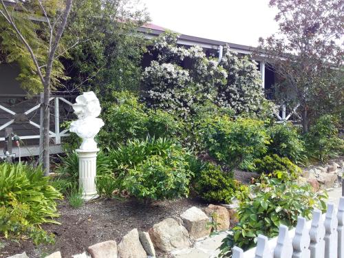 Wagin Cottage Garden Bed and Breakfast