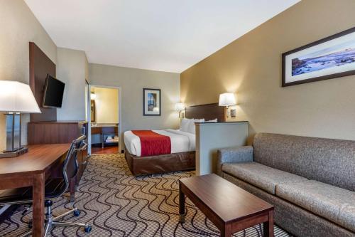 Comfort Inn & Suites Orange County John Wayne Airport