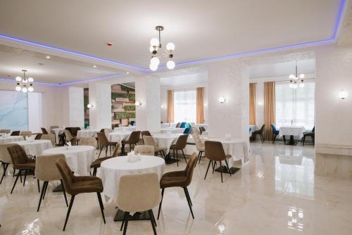 ห้องอาหาร, ОРАНТА in ตรูสกาเวตส์