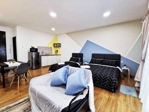 Symphony Tower Balakong Family Room Netflix & 100mbps WiFi (3-6pax)