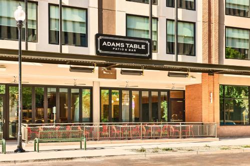 Hyatt Place Phoenix Downtown - image 8