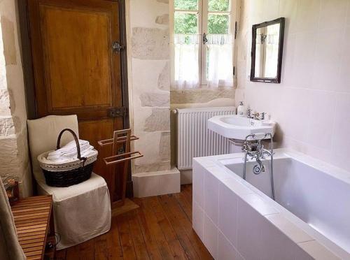 Chateau Du Four De Vaux - image 5