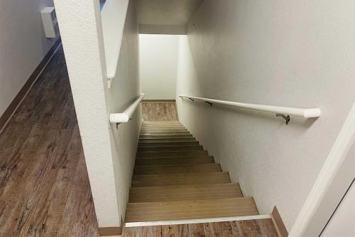 Sunny Family-Friendly Branson Home with Pool Access! - image 11