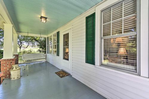 Cozy Gloucester Getaway with Porch and Sunroom!