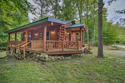 Updated Manistique Log Cabin, Yard and Fire Pit in Manistique, USA