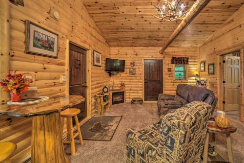 Updated Manistique Log Cabin, Yard and Fire Pit in Manistique, USA