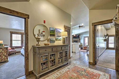 Third-Floor Condo with Balcony Near Park City Mtn