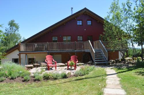 Appartement Douglasie dans une ferme avec étang privé dans la région des mille étangs, Faucogney-et-La-Mer