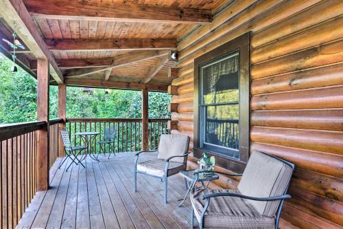 Lake Douglas Cabin with Community Boat Launch! in Sevierville, USA