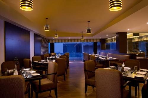 Pub/Lounge, Golden Tulip Bhiwadi in Bhiwadi
