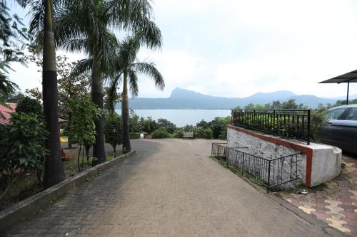 Jumbo Paradise, Pawna lake in Pale Pawan Ma