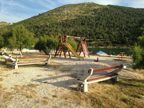 A környék, Apartments M&M in Grebaštica