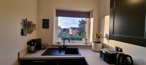 Lovely 2 bedroom flat, great location for COP26.