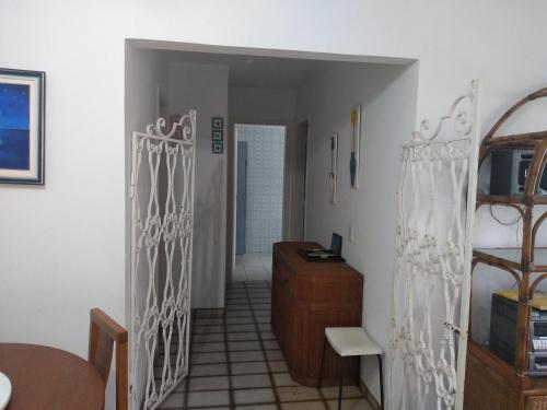 PITANGUEIRAS 2 QUARTOS PE NA AREIA