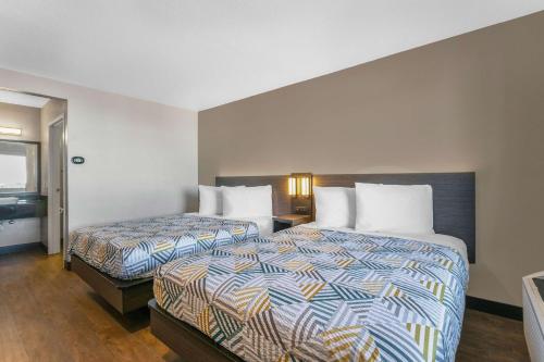 2 double beds