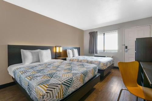 Motel 6-Merced CA - North - image 2