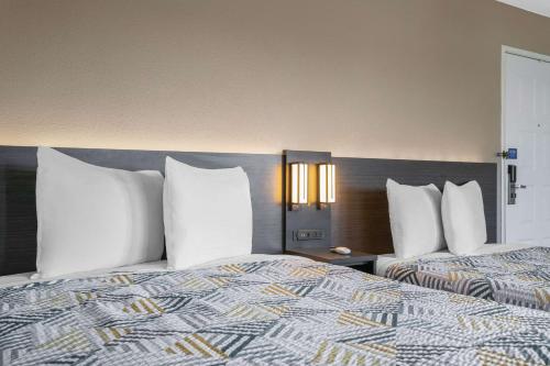 Motel 6-Merced CA - North - image 11