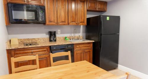 Celebration Suites 2 Bedroom Condo - image 13