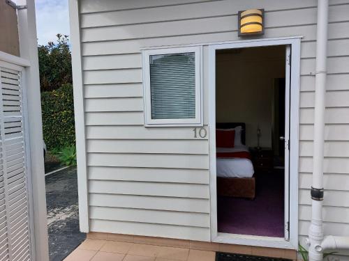 AT Eden Park Motel near Eden Park