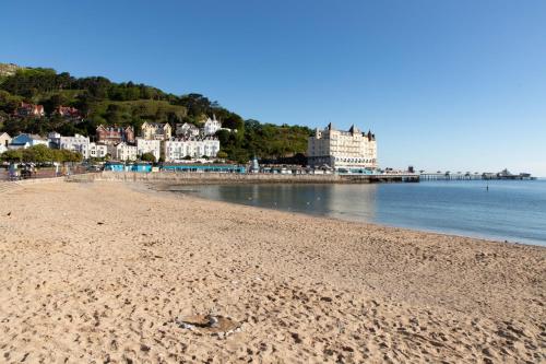 Alrededores, The Marine Hotel in Llandudno
