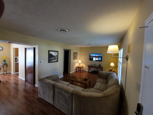 Cozy and Spacious-4 Bedrooms Townhouse in Lexington, USA