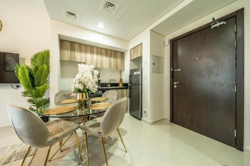 Primestay - Golf Vita in Damac Hills - image 3