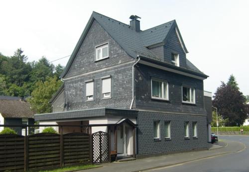 Ferienwohnung Ilse und Eberhard Tröps - Apartment - Siegen