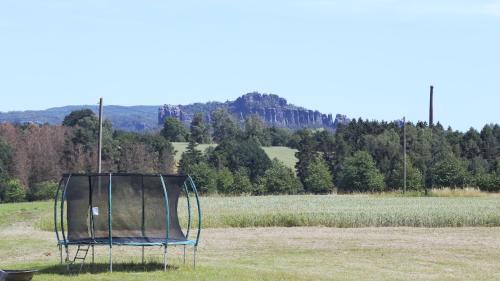 Auszeit mit Weitblick in der Sachsischen Schweiz - kleiner Bauernhof mit Tieren und Wallbox 1.3km von Pestalozzistraße entfernt