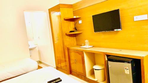 Half Moon Palace Chennai – Chennai, IL
