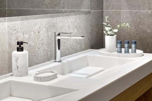 Porto Palace Hotel Thessaloniki - main image