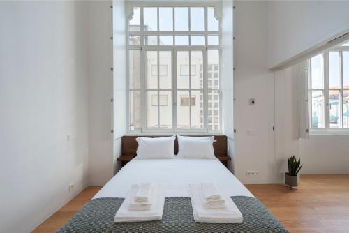 Tripas-Coração,Luxury Corner Apartments in Santa Catarina, Balcony & City Views 2